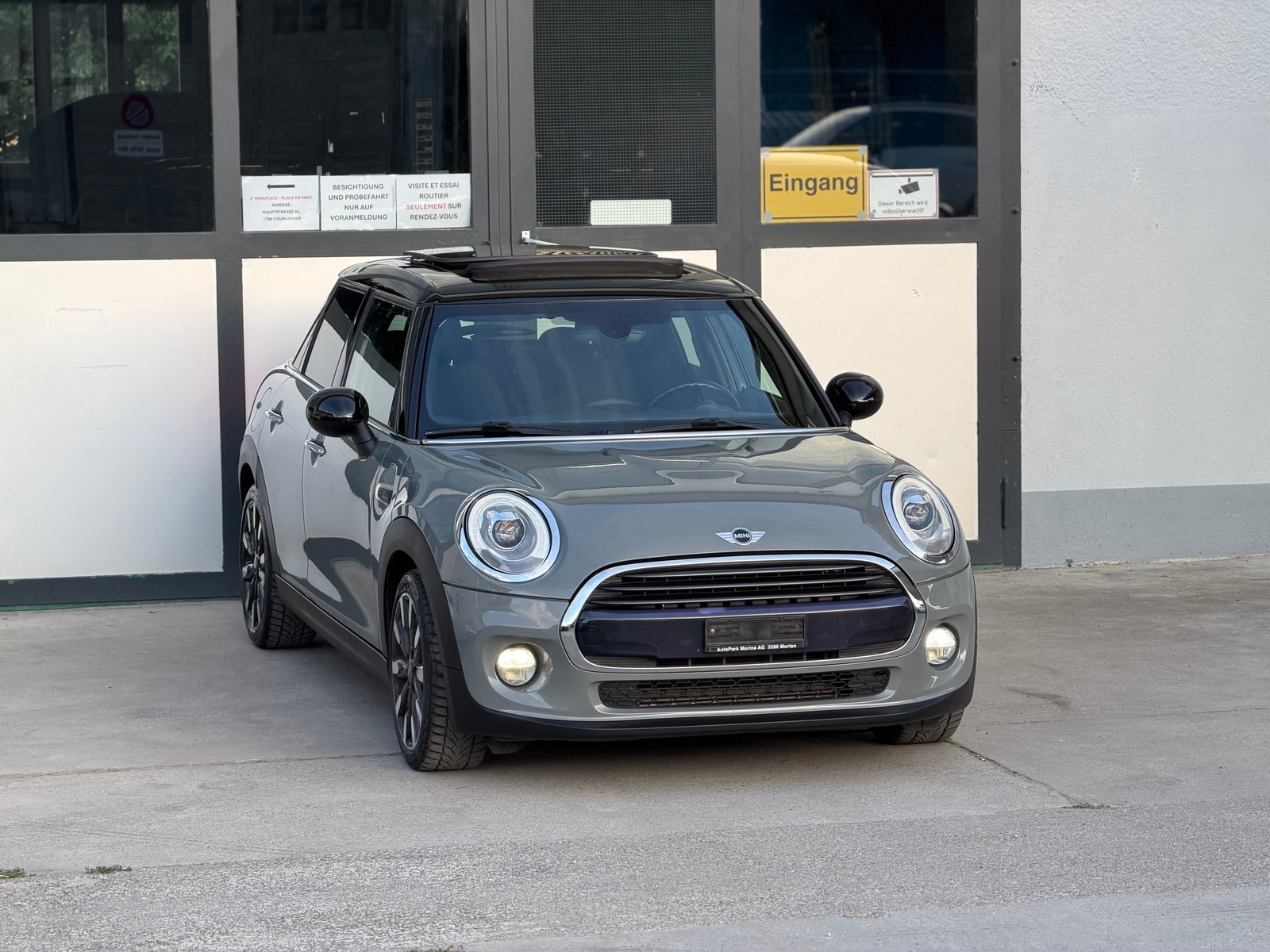 MINI Cooper Classic Edition Steptronic, Petrol, Second hand / Used, Automatic - 4
