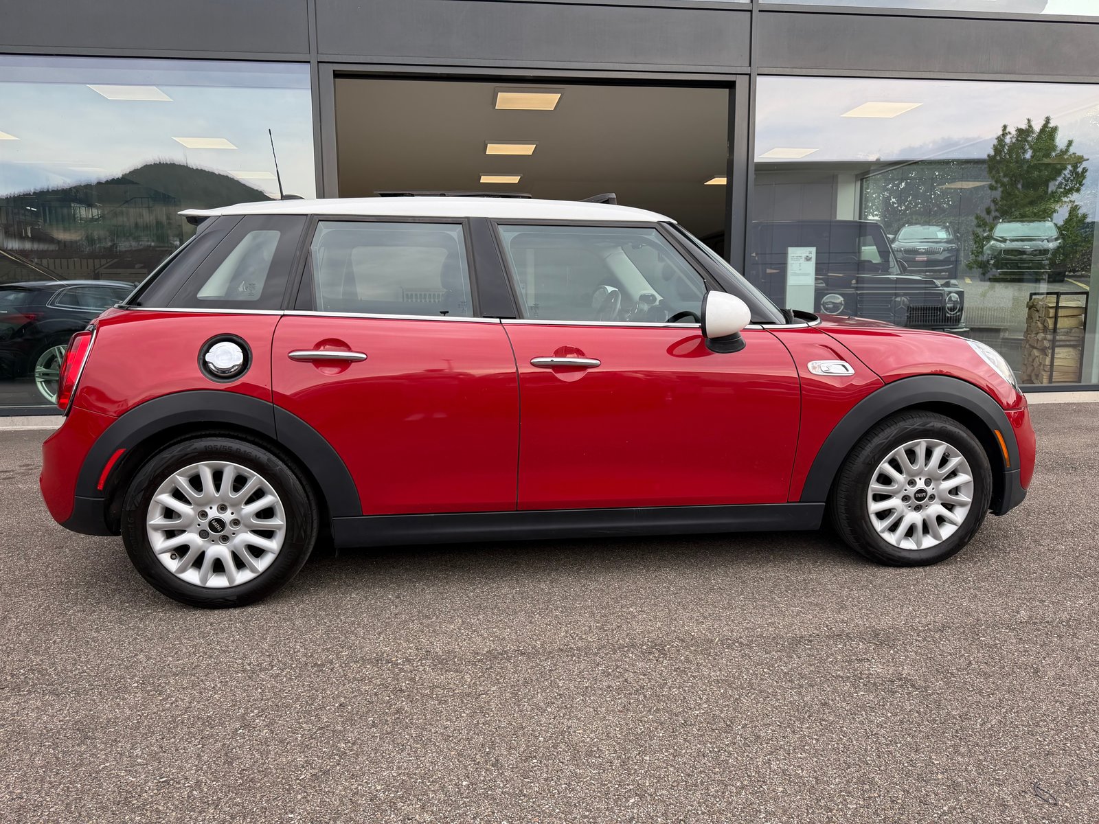 MINI Mini F55 2.0i Cooper S, Petrol, Second hand / Used, Automatic - 2