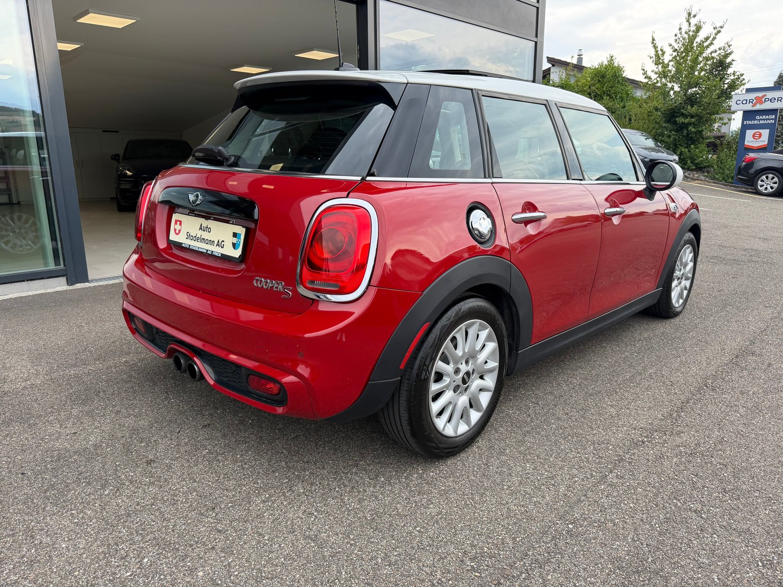 MINI Mini F55 2.0i Cooper S, Petrol, Second hand / Used, Automatic - 3