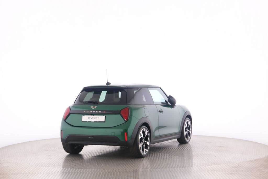 MINI F66 2.0i Cooper S, Petrol, Second hand / Used, Automatic - 2