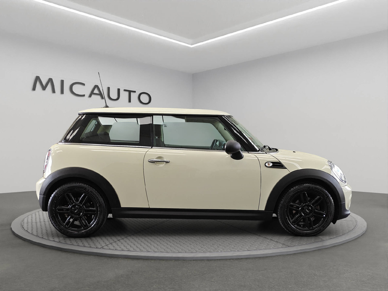 MINI Mini R56 1.6i One, Essence, Occasion / Utilisé, Manuelle - 2
