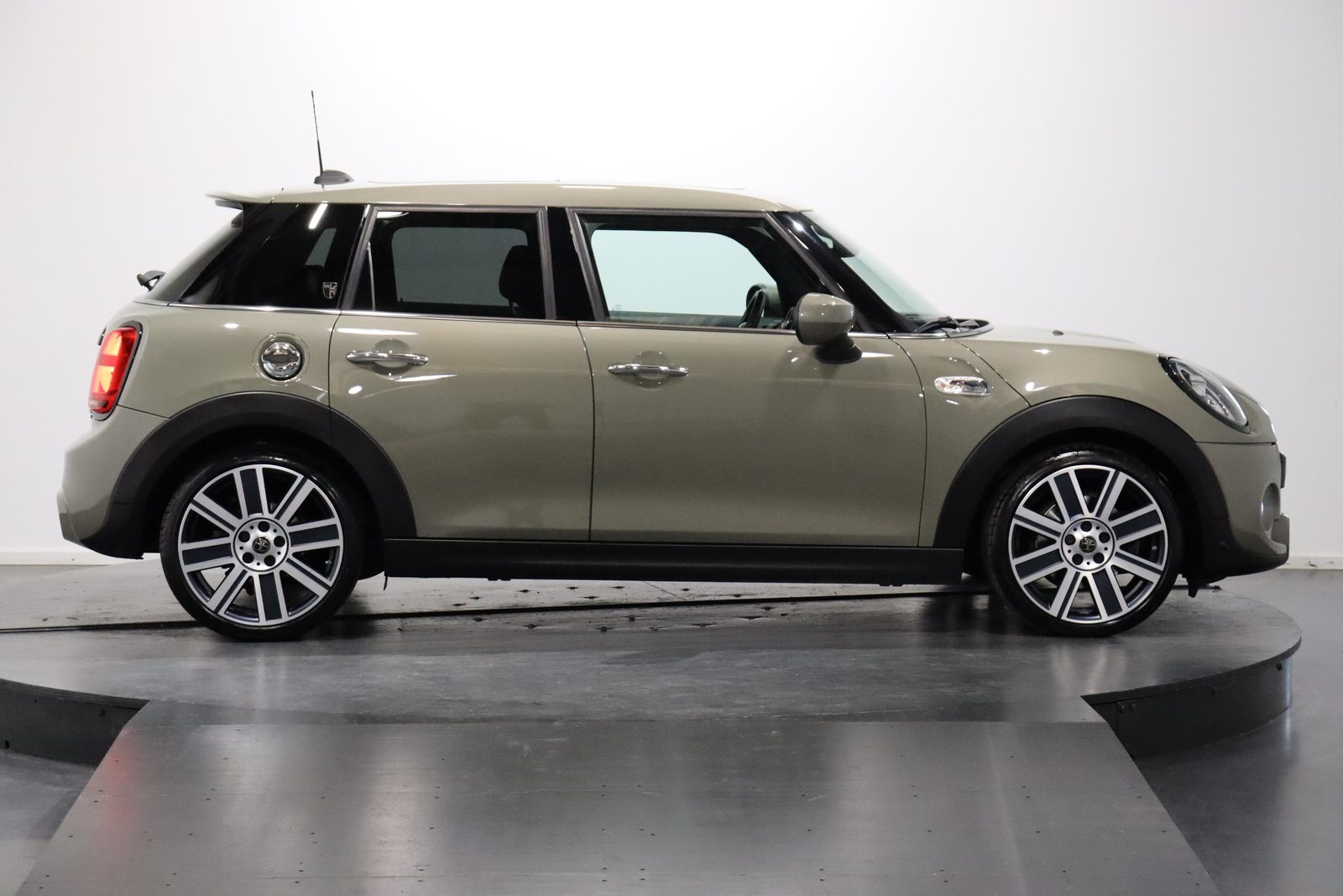 MINI F55 2.0i Cooper S SDKG, Petrol, Second hand / Used, Automatic - 4