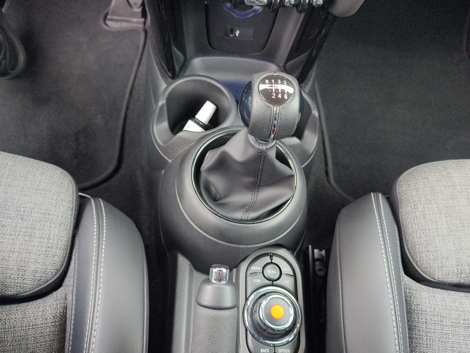 MINI F55 1.5i Cooper, Benzin, Occasion / Gebraucht, Handschaltung - 7
