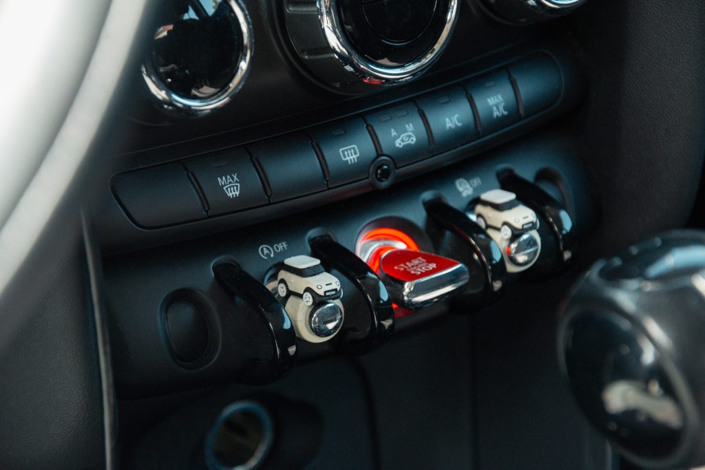 MINI COOPER 1.5i COOPER, Benzin, Occasion / Gebraucht, Handschaltung - 6