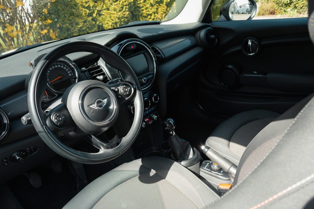 MINI COOPER 1.5i COOPER, Benzin, Occasion / Gebraucht, Handschaltung - 7