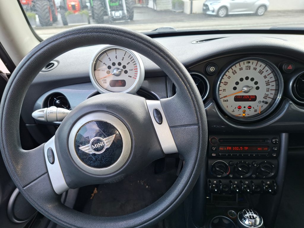 MINI Mini Cooper 1.6i One, Benzin, Occasion / Gebraucht, Handschaltung - 6