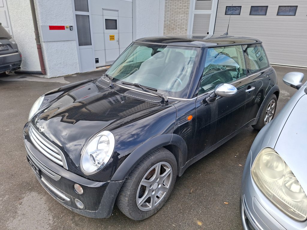 MINI Mini Cooper 1.6i One, Benzin, Occasion / Gebraucht, Handschaltung - 2