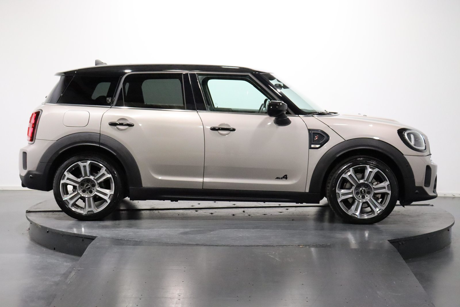 MINI Countryman F60 2.0i Cooper S ALL4, Benzin, Occasion / Gebraucht, Automatik - 3