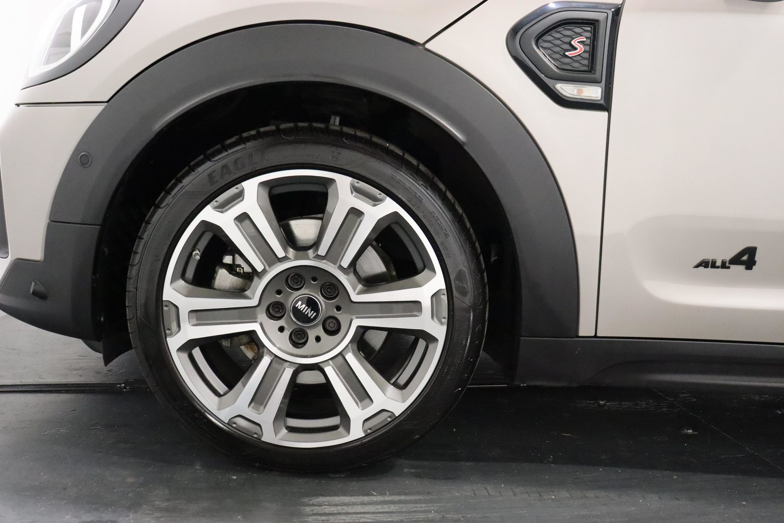 MINI Countryman F60 2.0i Cooper S ALL4, Benzin, Occasion / Gebraucht, Automatik - 6