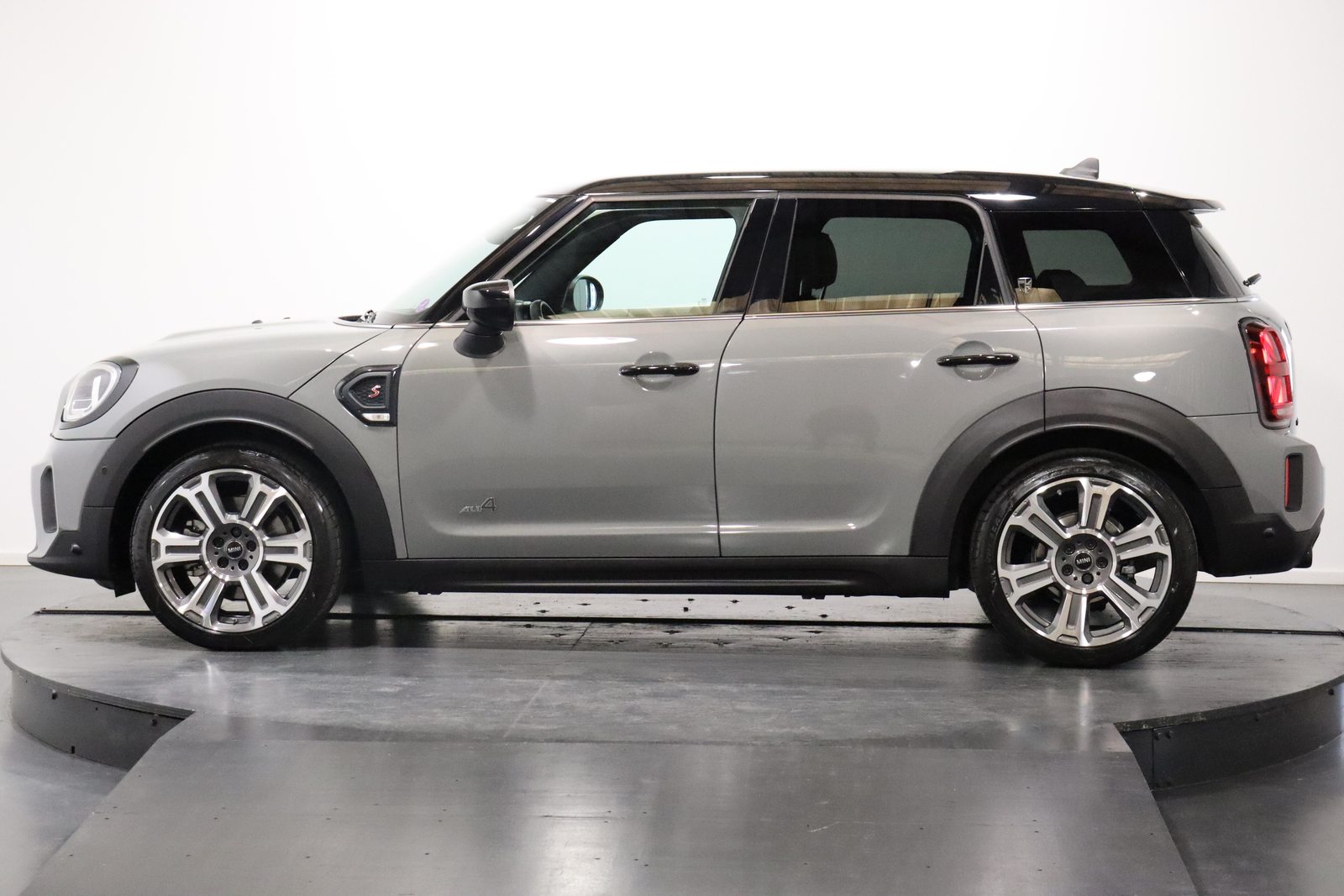 MINI Countryman F60 2.0i Cooper S SAG ALL4, Petrol, Second hand / Used, Automatic - 3