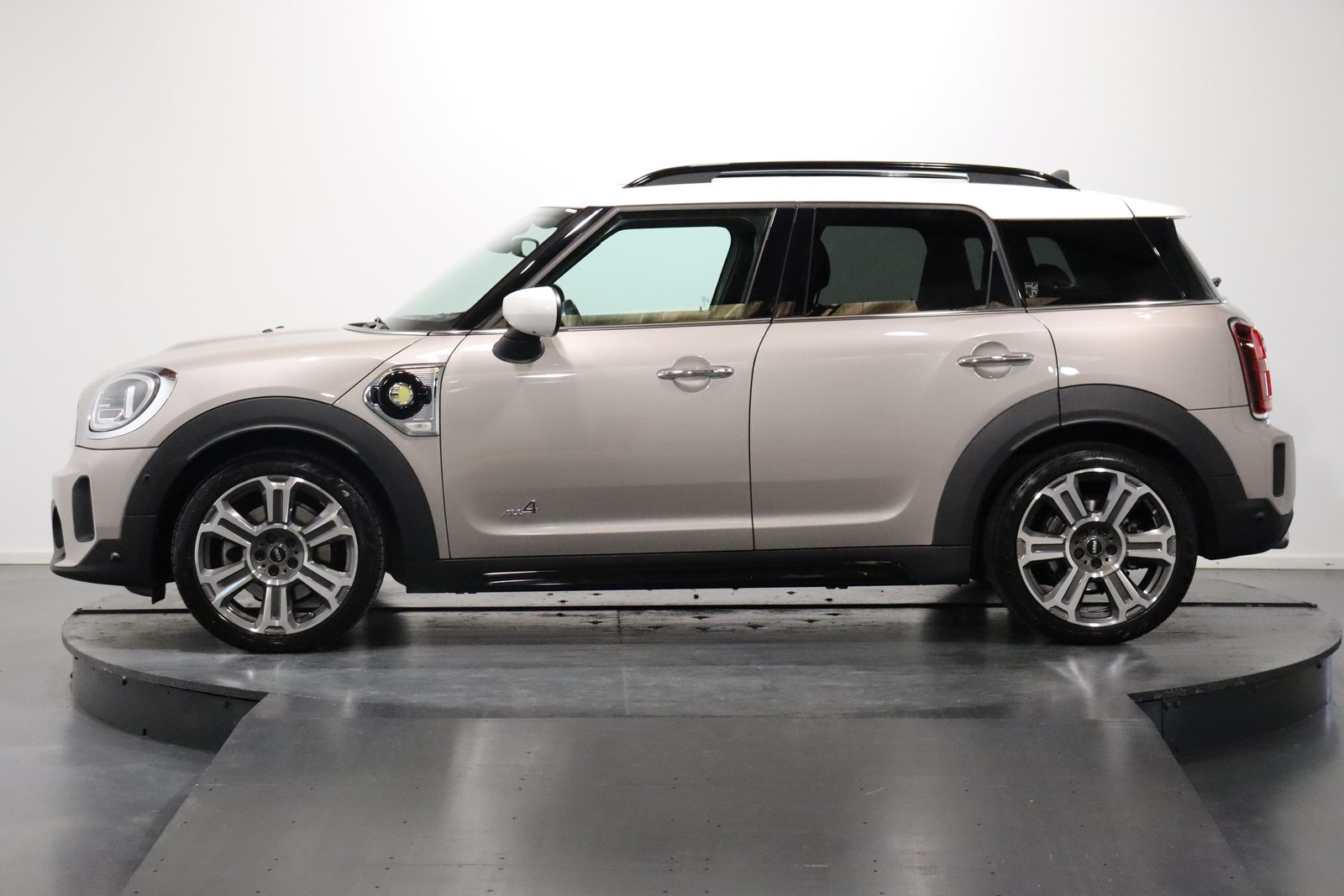 MINI Countryman F60 1.5i Cooper S E ALL4, Plug-in-Hybrid Petrol/Electric, Second hand / Used, Automatic - 2