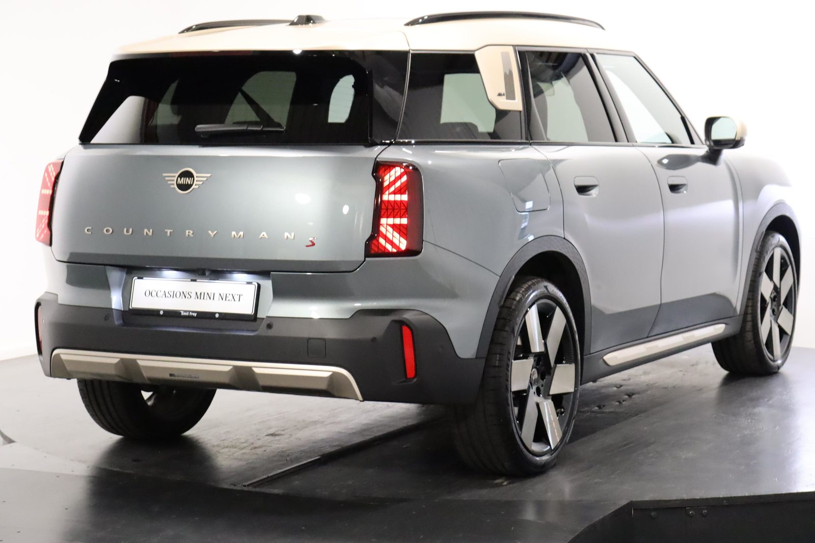 MINI Countryman U25 2.0i S ALL4, Mild-Hybrid Petrol/Electric, Second hand / Used, Automatic - 3