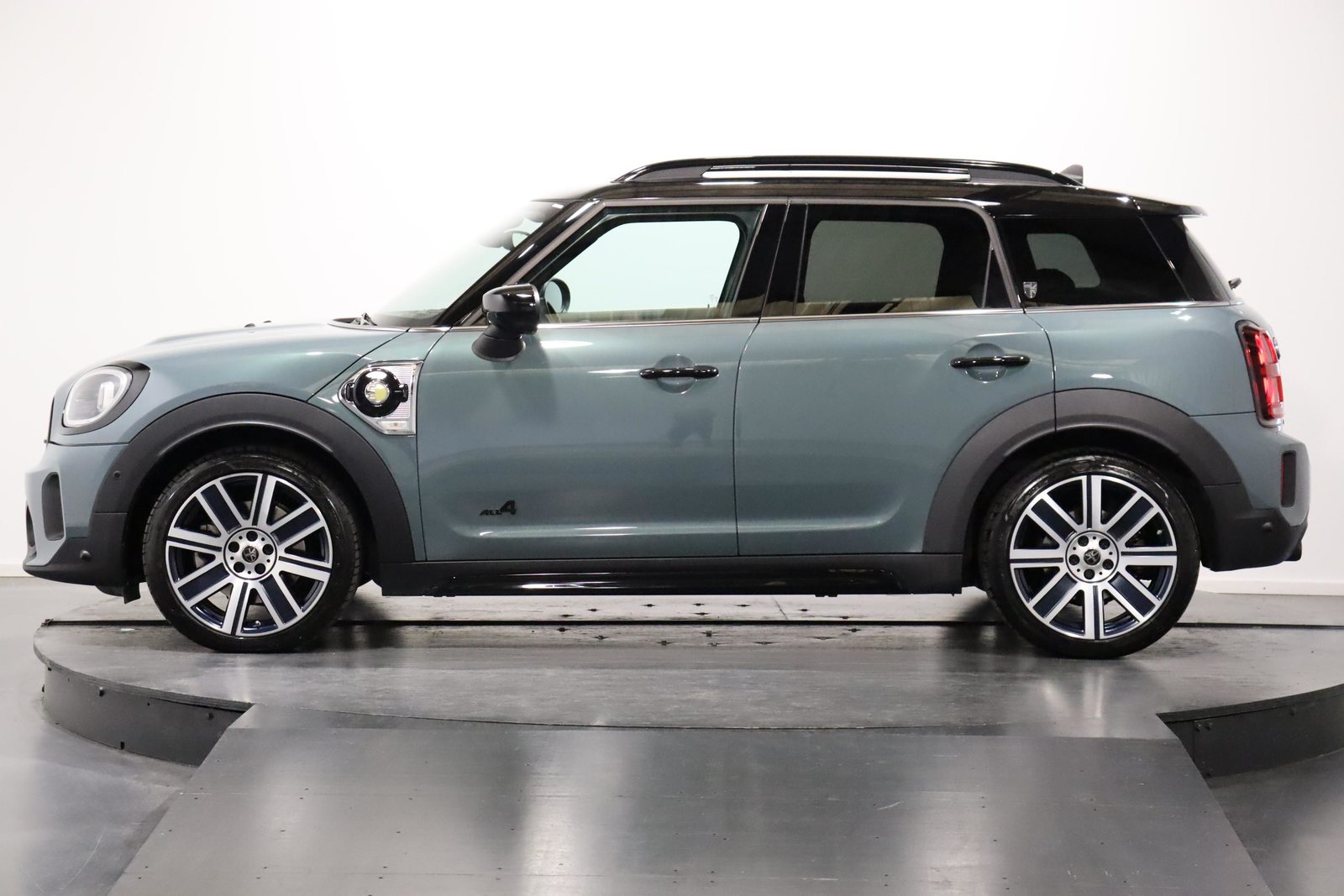 MINI Countryman F60 1.5i Cooper S E ALL4, Plug-in-Hybrid Benzin/Elektro, Occasion / Gebraucht, Automatik - 3