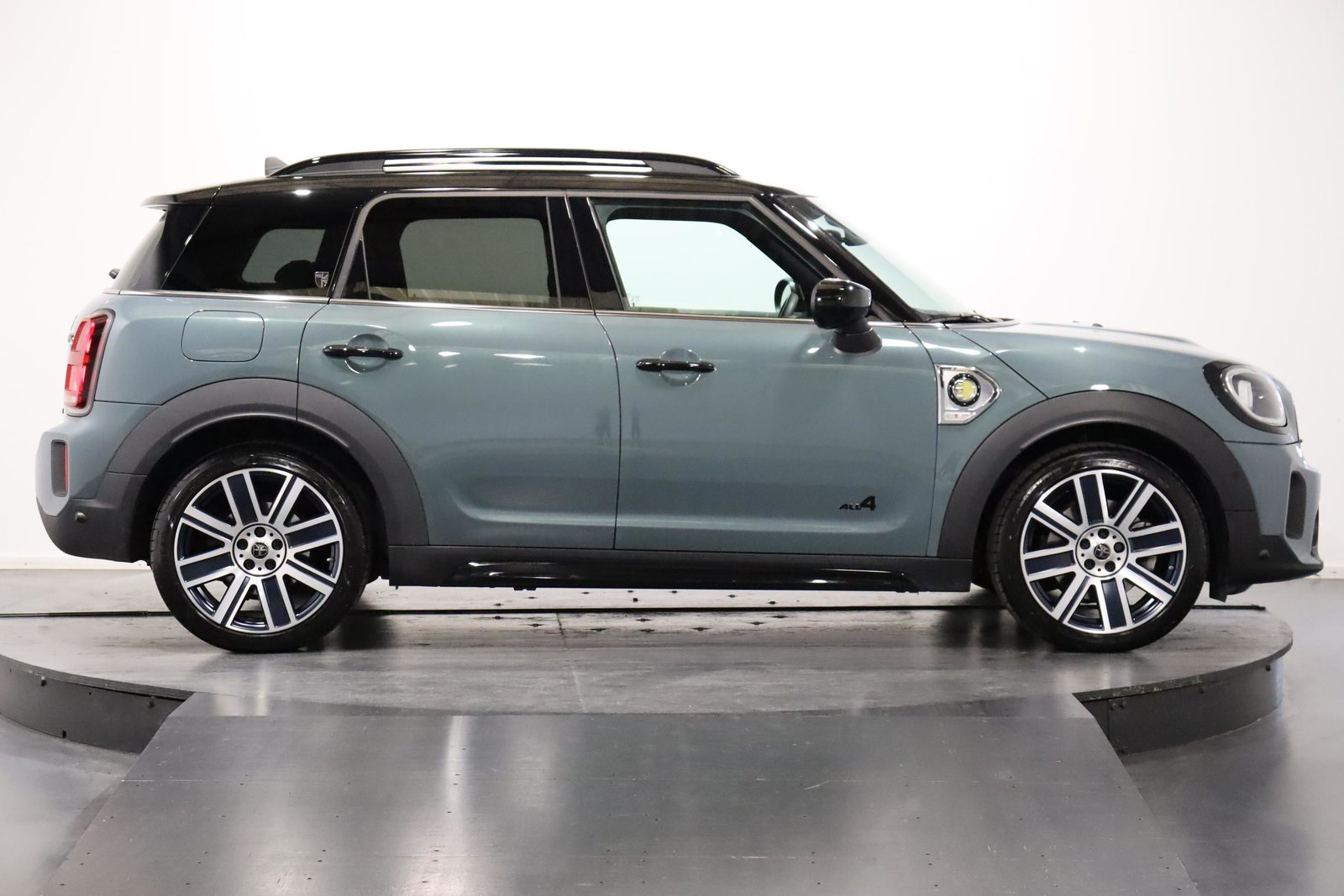 MINI Countryman F60 1.5i Cooper S E ALL4, Plug-in-Hybrid Benzin/Elektro, Occasion / Gebraucht, Automatik - 5