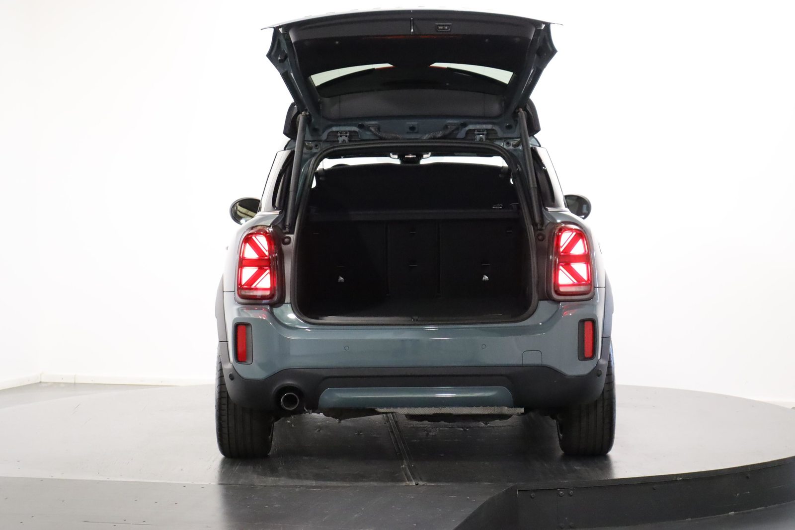 MINI Countryman F60 1.5i Cooper S E ALL4, Plug-in-Hybrid Benzin/Elektro, Occasion / Gebraucht, Automatik - 6