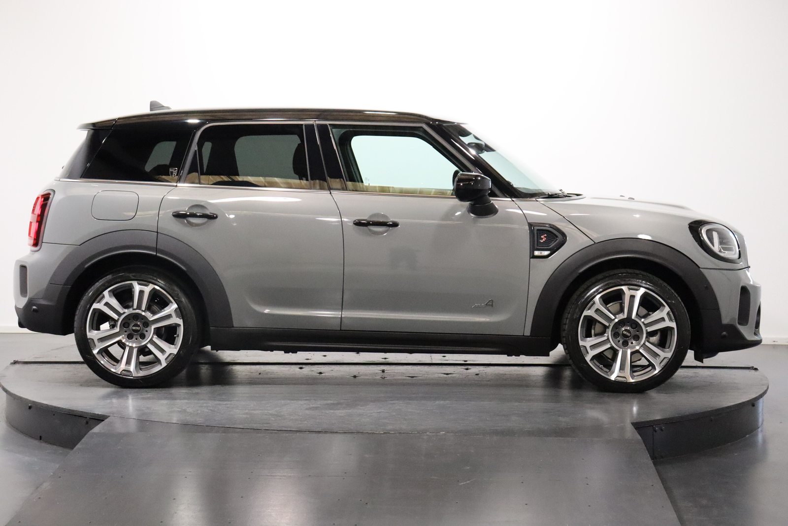 MINI Countryman F60 2.0i Cooper S SAG ALL4, Petrol, Second hand / Used, Automatic - 3