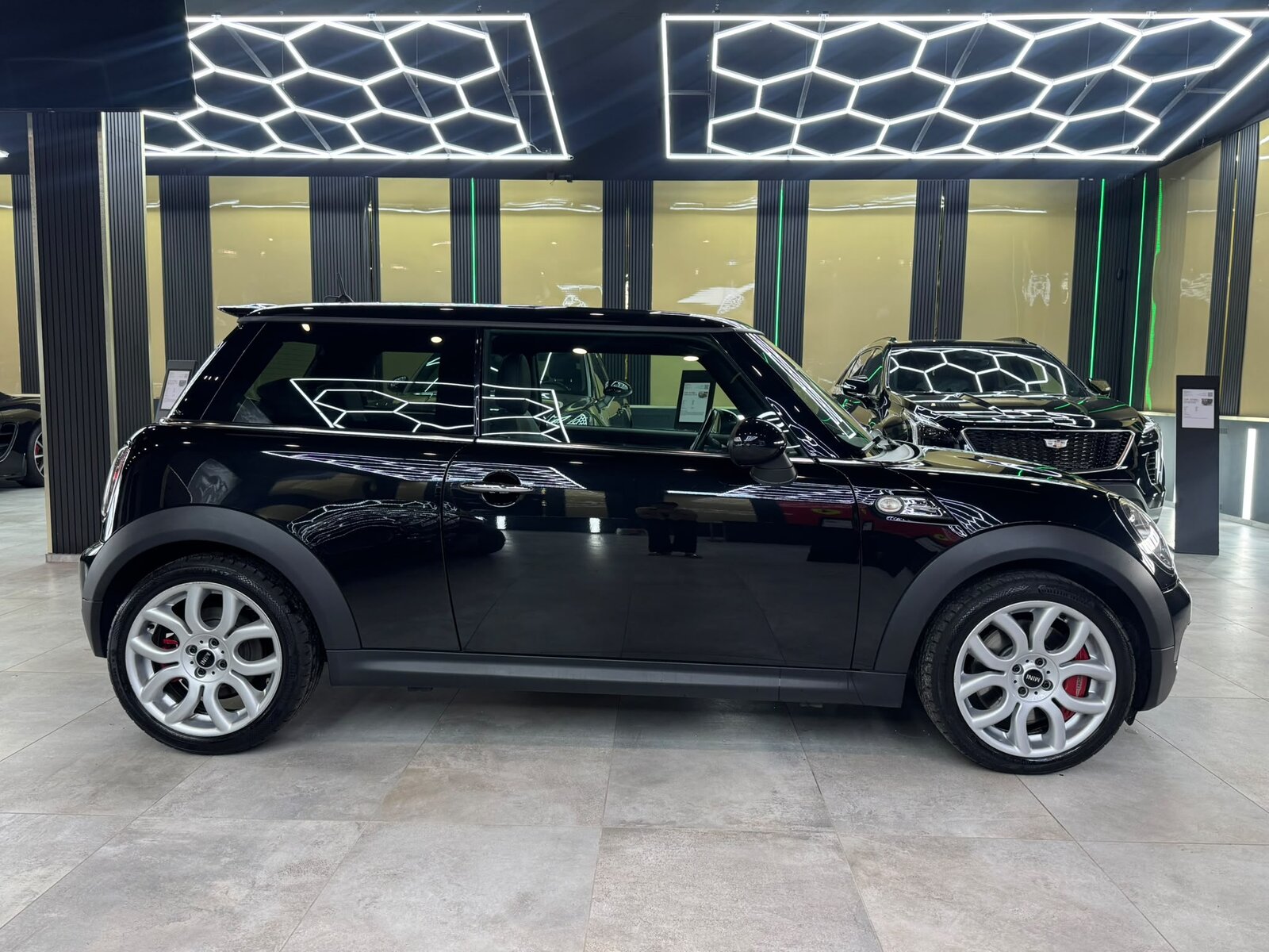 MINI R56 1.6i John Cooper Works, Benzin, Occasion / Gebraucht, Handschaltung - 5