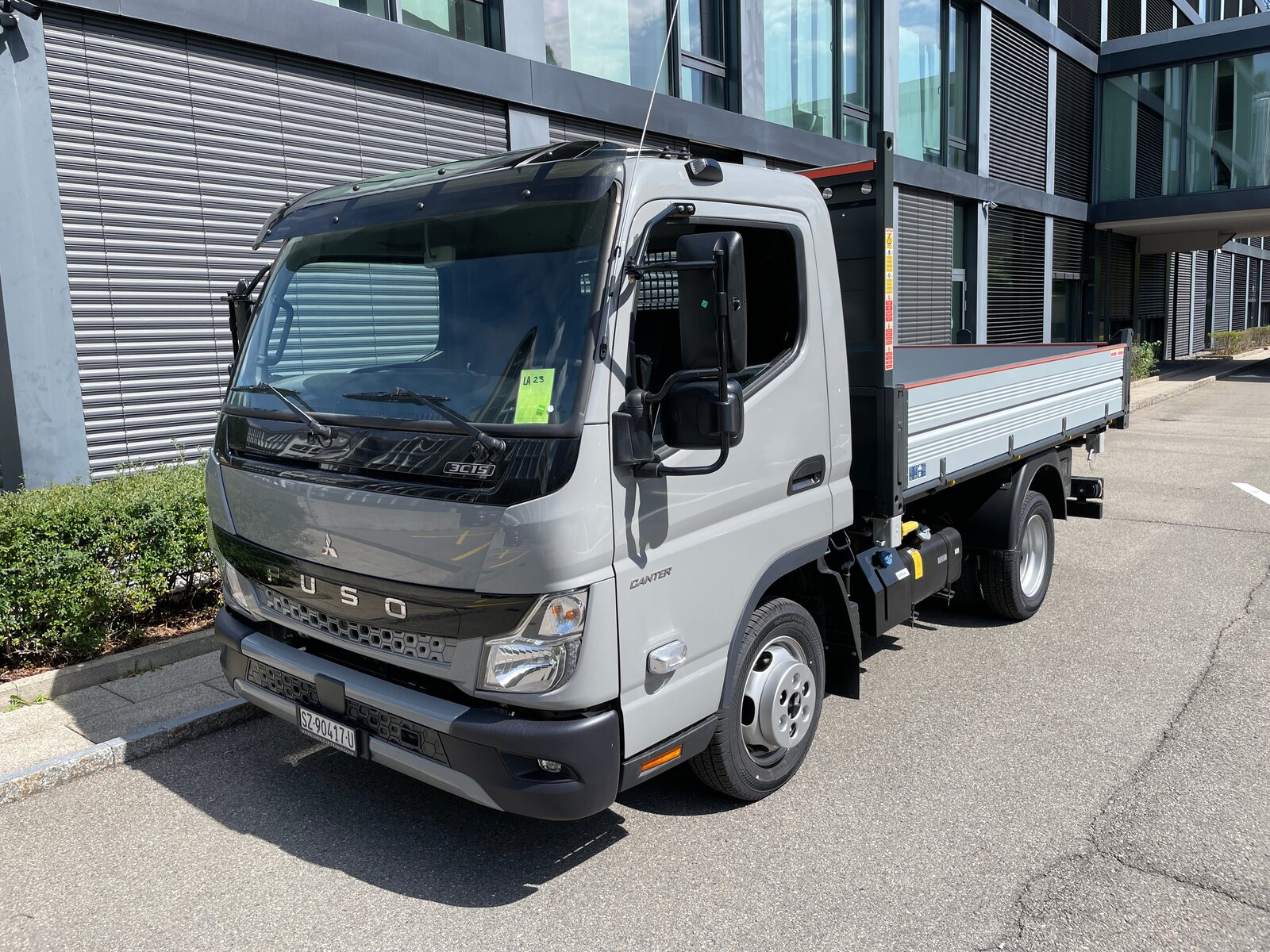 MITSUBISHI 3C15 Dreiseitenkipper AHK