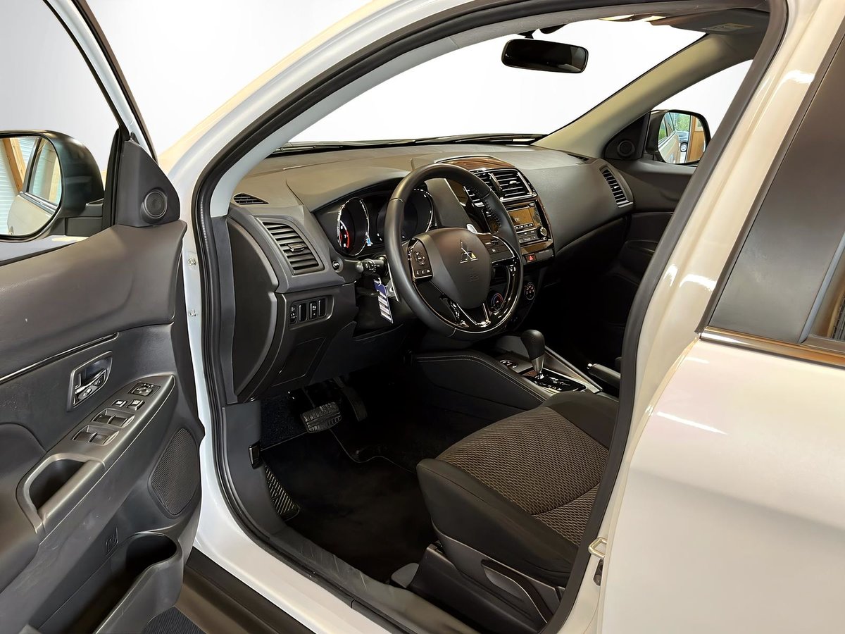 MITSUBISHI ASX 2.0 MIVEC Value 4x4, Petrol, Second hand / Used, Automatic - 7