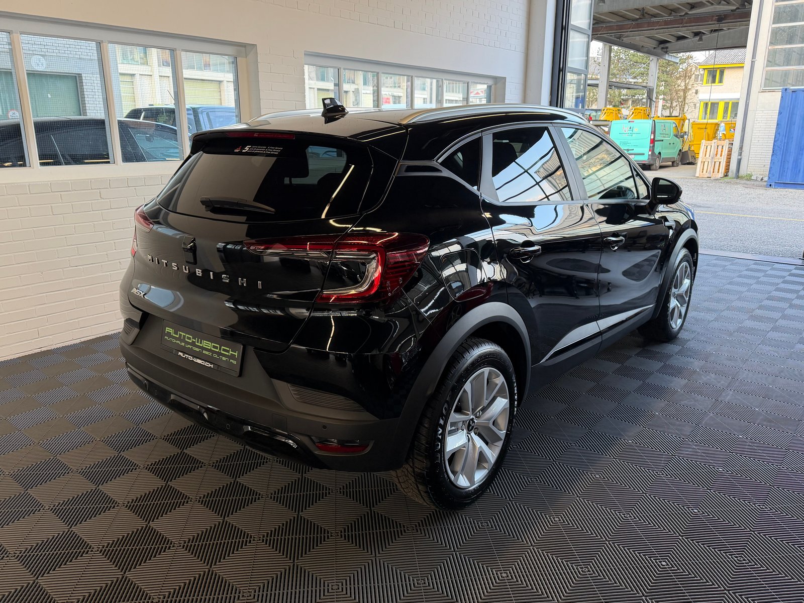 MITSUBISHI ASX 1.3 Invite 160 PS, Mild-Hybrid Petrol/Electric, Second hand / Used, Automatic - 3