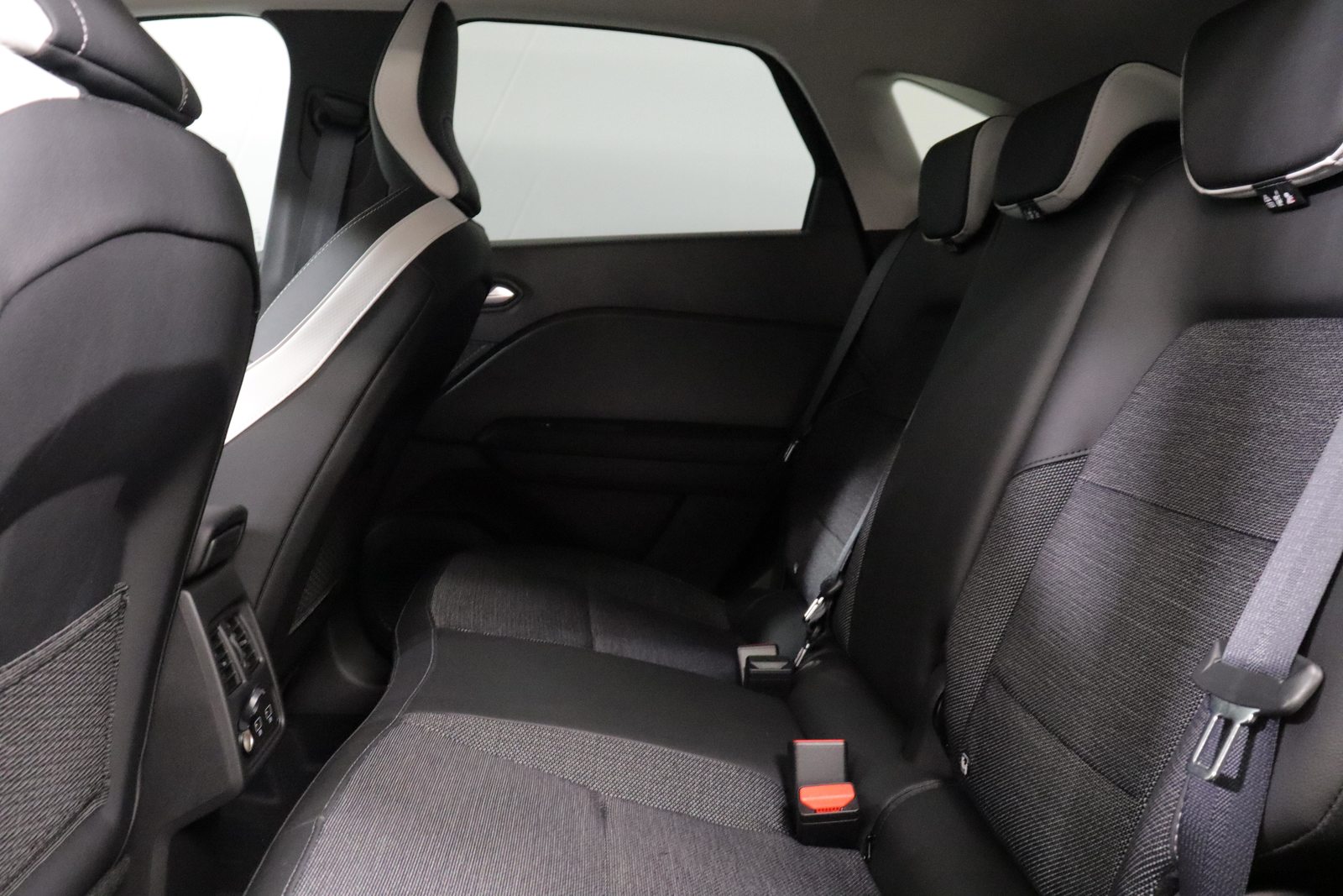 MITSUBISHI ASX 1.6 HEV Intense, Full-Hybrid Petrol/Electric, Second hand / Used, Automatic - 4