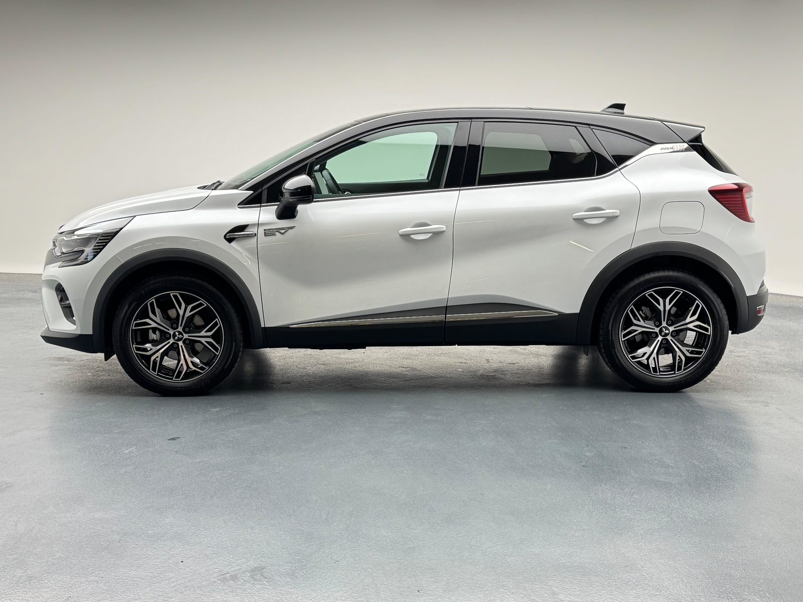 MITSUBISHI ASX 1.6 PHEV Saisho, Plug-in-Hybrid Petrol/Electric, Second hand / Used, Automatic - 5