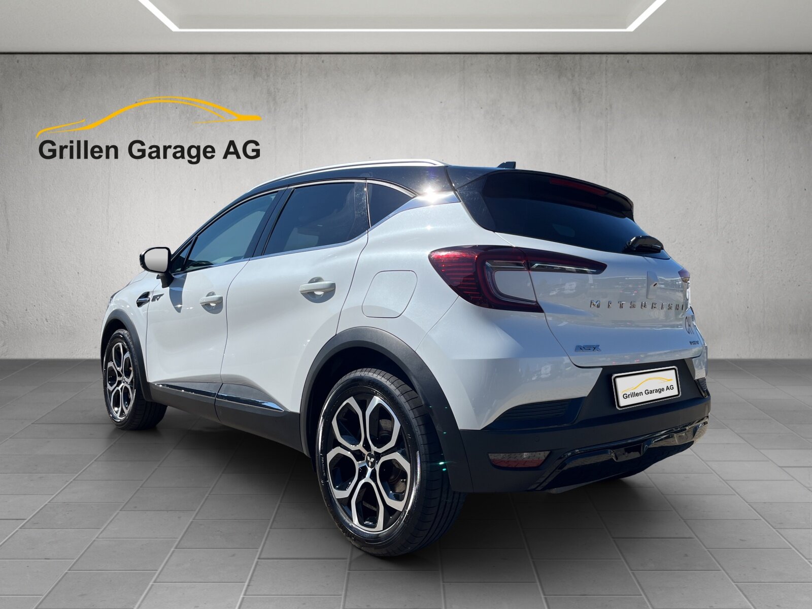 MITSUBISHI ASX 1.6 PHEV Intense, Plug-in-Hybrid Petrol/Electric, Second hand / Used, Automatic - 3
