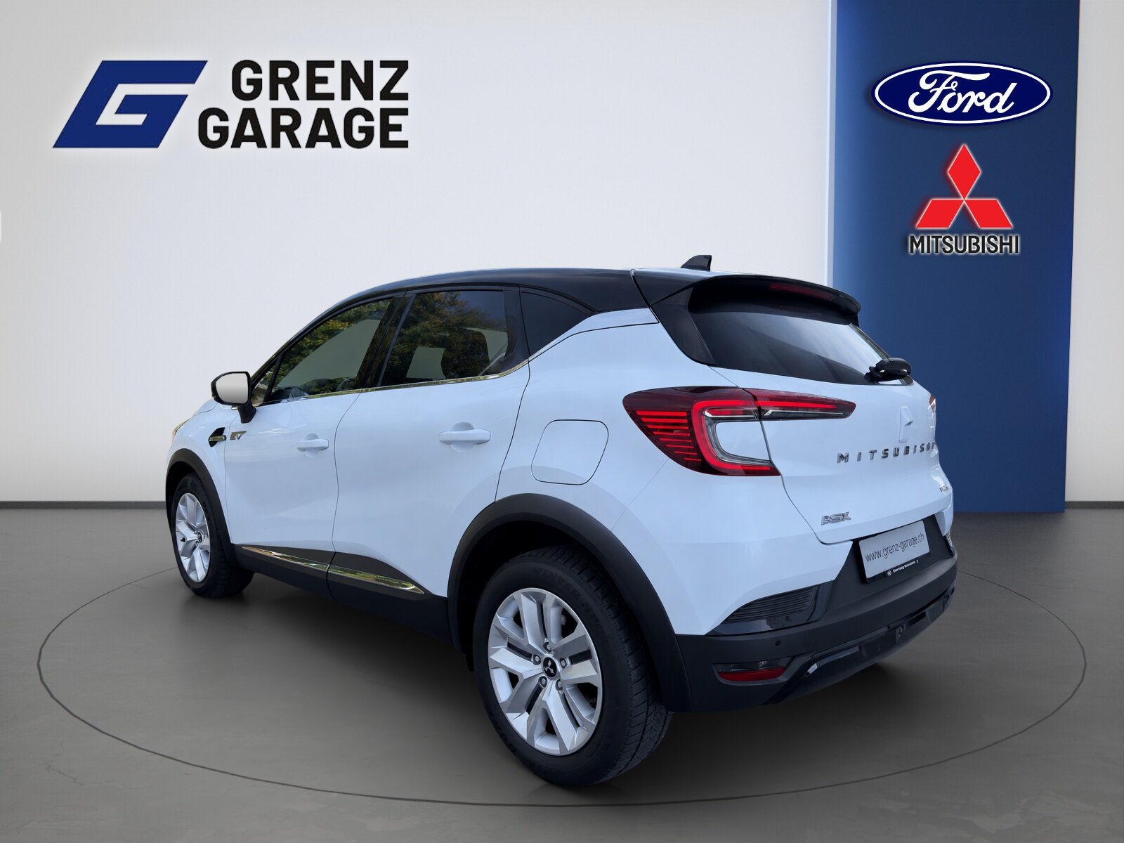 MITSUBISHI ASX 1.6 PHEV Instyle, Plug-in-Hybrid Petrol/Electric, Second hand / Used, Automatic - 3