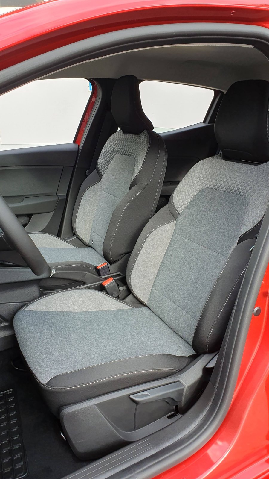 MITSUBISHI COLT 1.6 HEV Automat SwissLine (504) Helvetia, Voll-Hybrid Benzin/Elektro, Vorführwagen, Automatik - 6