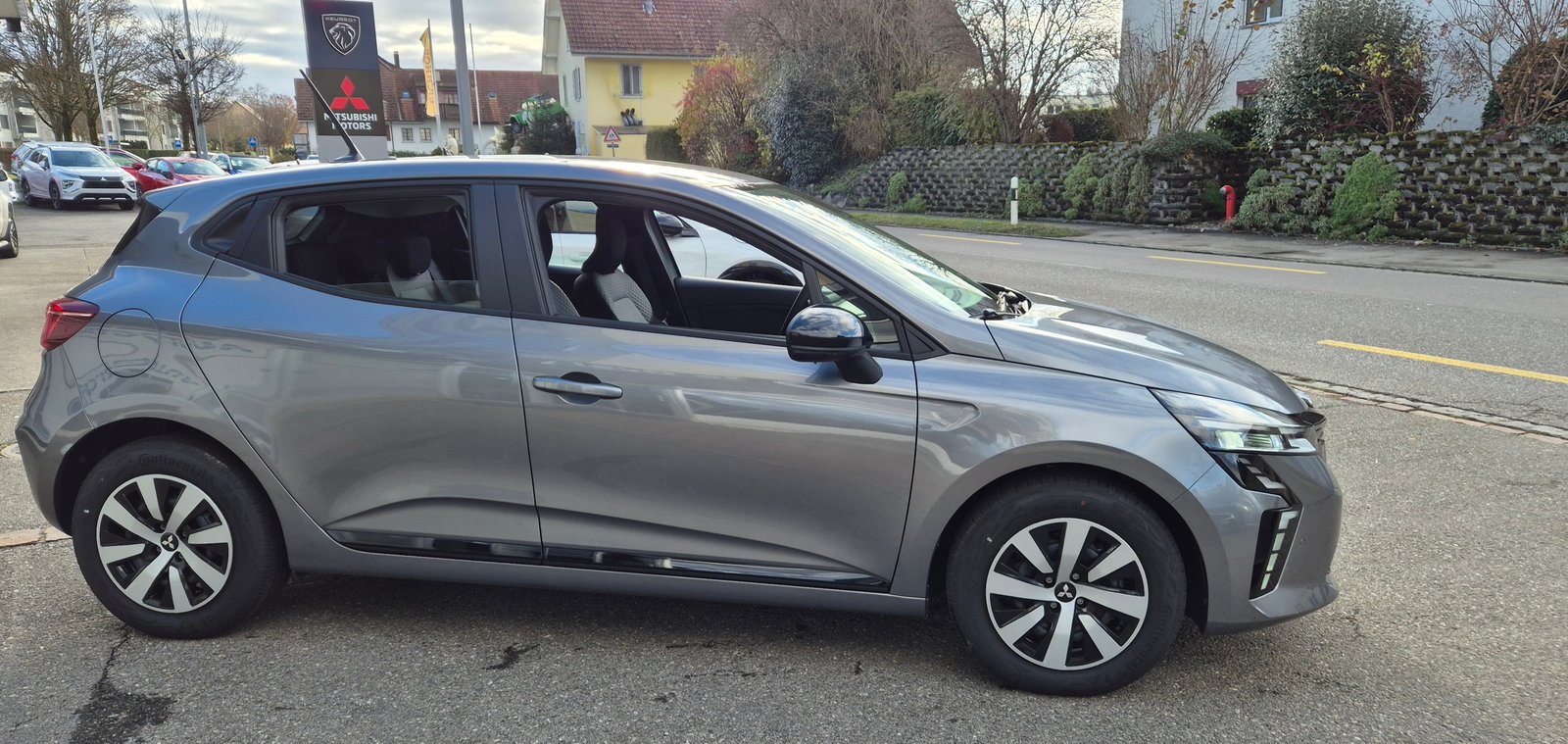 MITSUBISHI COLT 1.6 HEV Automat SwissLine (511) Helvetia, Full-Hybrid Petrol/Electric, Ex-demonstrator, Automatic - 4
