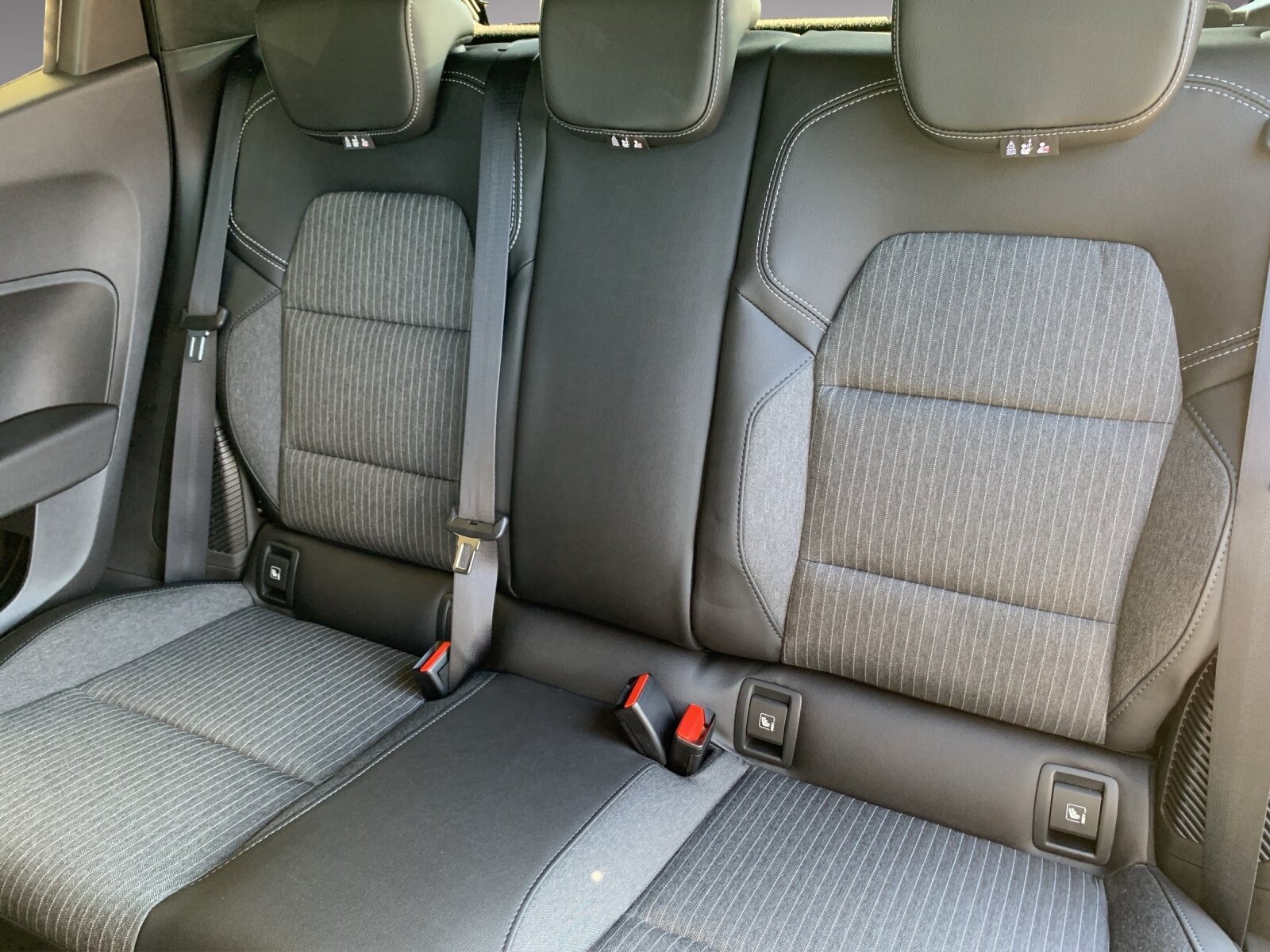 MITSUBISHI Colt 1.6 HEV Instyle, Full-Hybrid Petrol/Electric, New car, Automatic - 7