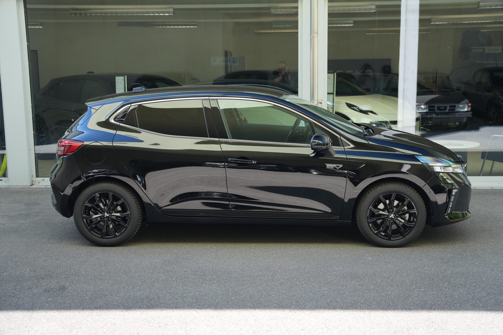 MITSUBISHI Colt 1.6 HEV Instyle, Hybride Intégral Essence/Électricité, Occasion / Utilisé, Automatique - 2