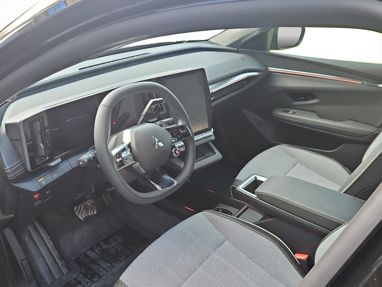 MITSUBISHI Eclipse Cross BLACK EDITION Intense+, Electric, New car, Automatic - 5