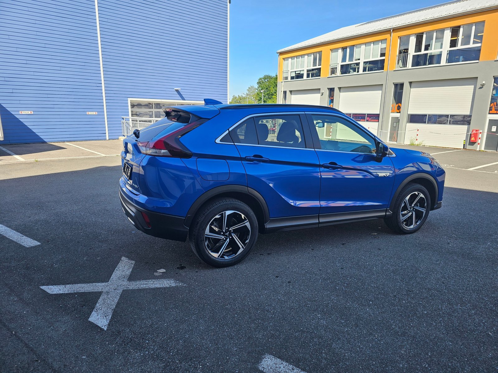 MITSUBISHI Eclipse Cross 2.4 PHEV Inform 4WD, Hybride Rechargeable Essence/Électricité, Occasion / Utilisé, Automatique - 4
