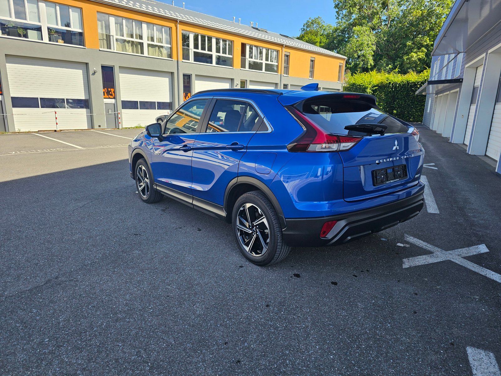MITSUBISHI Eclipse Cross 2.4 PHEV Inform 4WD, Hybride Rechargeable Essence/Électricité, Occasion / Utilisé, Automatique - 5