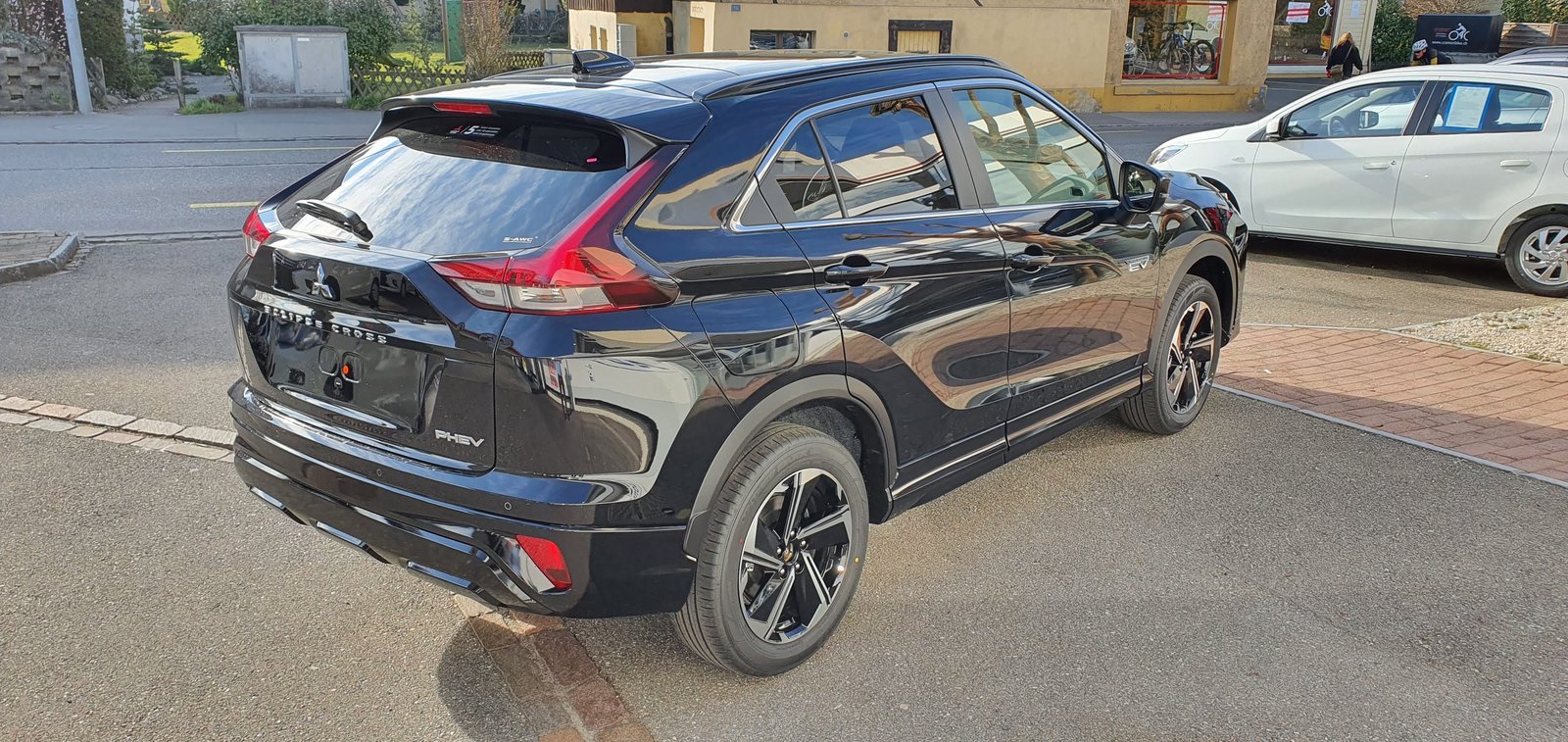 MITSUBISHI Eclip.Cross PHEV Diamond mit AHK, Plug-in-Hybrid Petrol/Electric, Second hand / Used, Automatic - 3