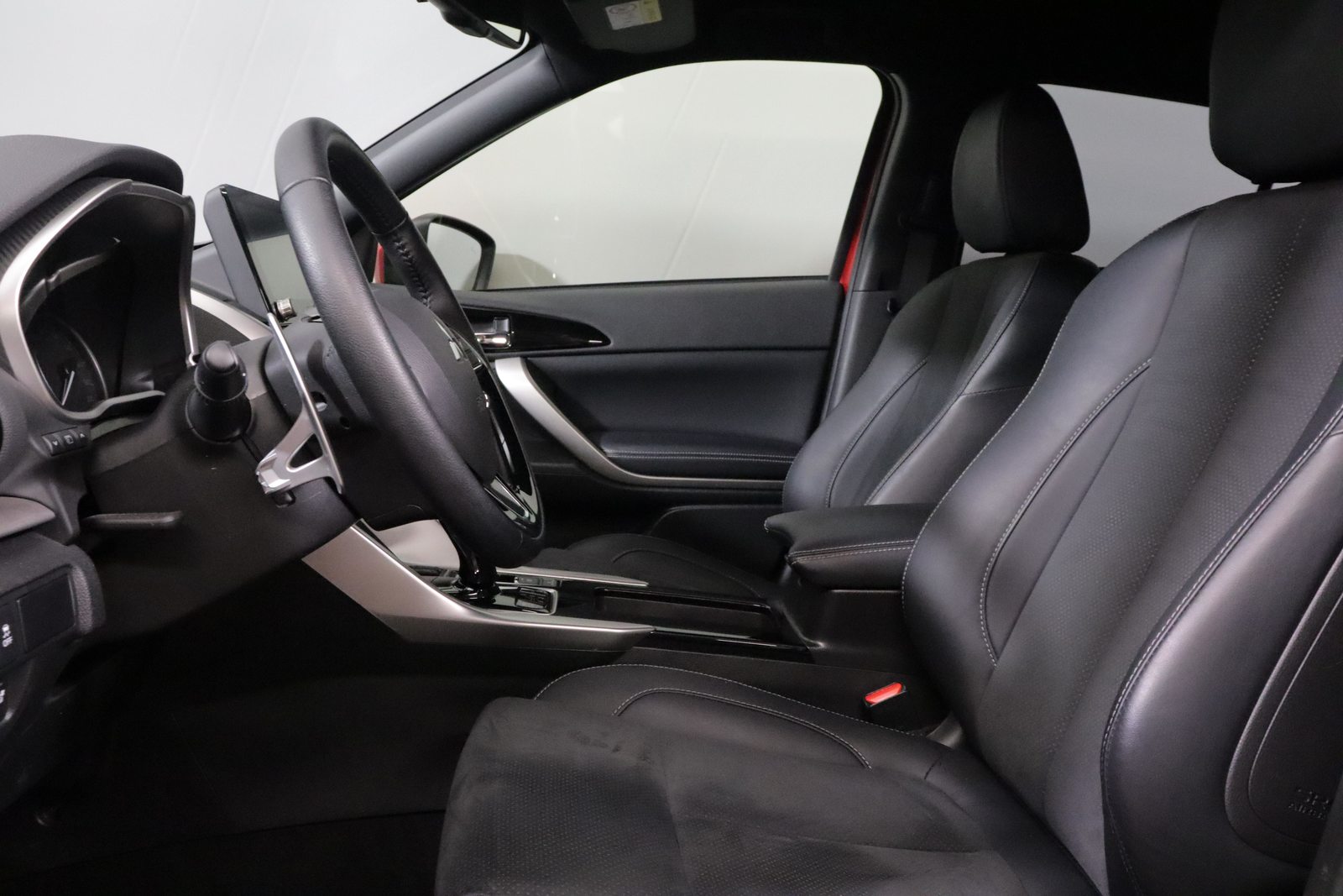 MITSUBISHI Eclipse Cross 2.4 PHEV Intense 4x4, Plug-in-Hybrid Petrol/Electric, Second hand / Used, Automatic - 3