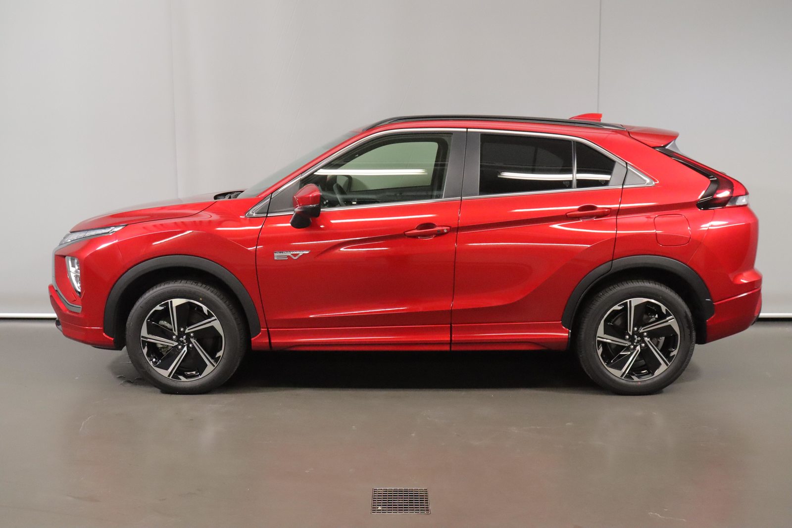 MITSUBISHI Eclipse Cross 2.4 PHEV Intense 4x4, Plug-in-Hybrid Petrol/Electric, Second hand / Used, Automatic - 5