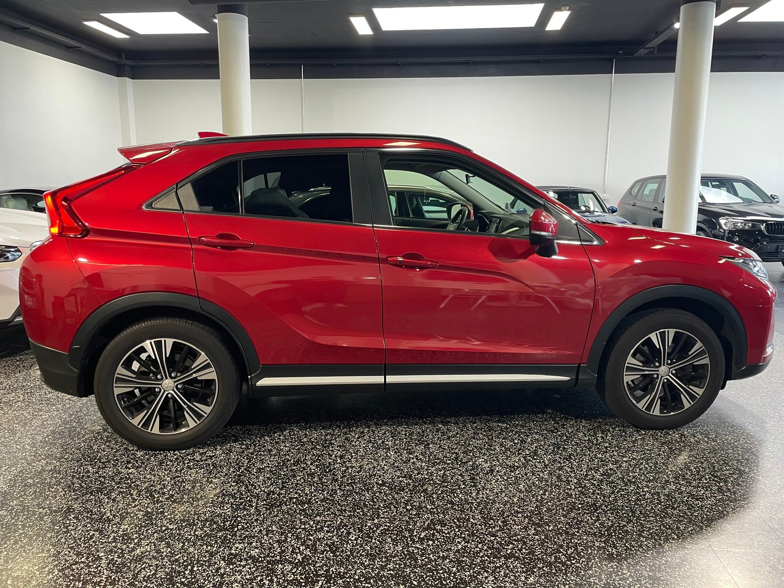 MITSUBISHI Eclipse Cross 1.5 T-Mivec Diamond 4WD CVT, Petrol, Second hand / Used, Automatic - 6