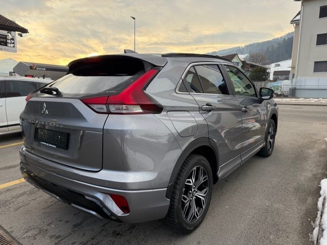 MITSUBISHI ECLIPSE CROSS 2.4 PHEV Instyle 4x4, Plug-in-Hybrid Benzin/Elektro, Occasion / Gebraucht, Automatik - 4
