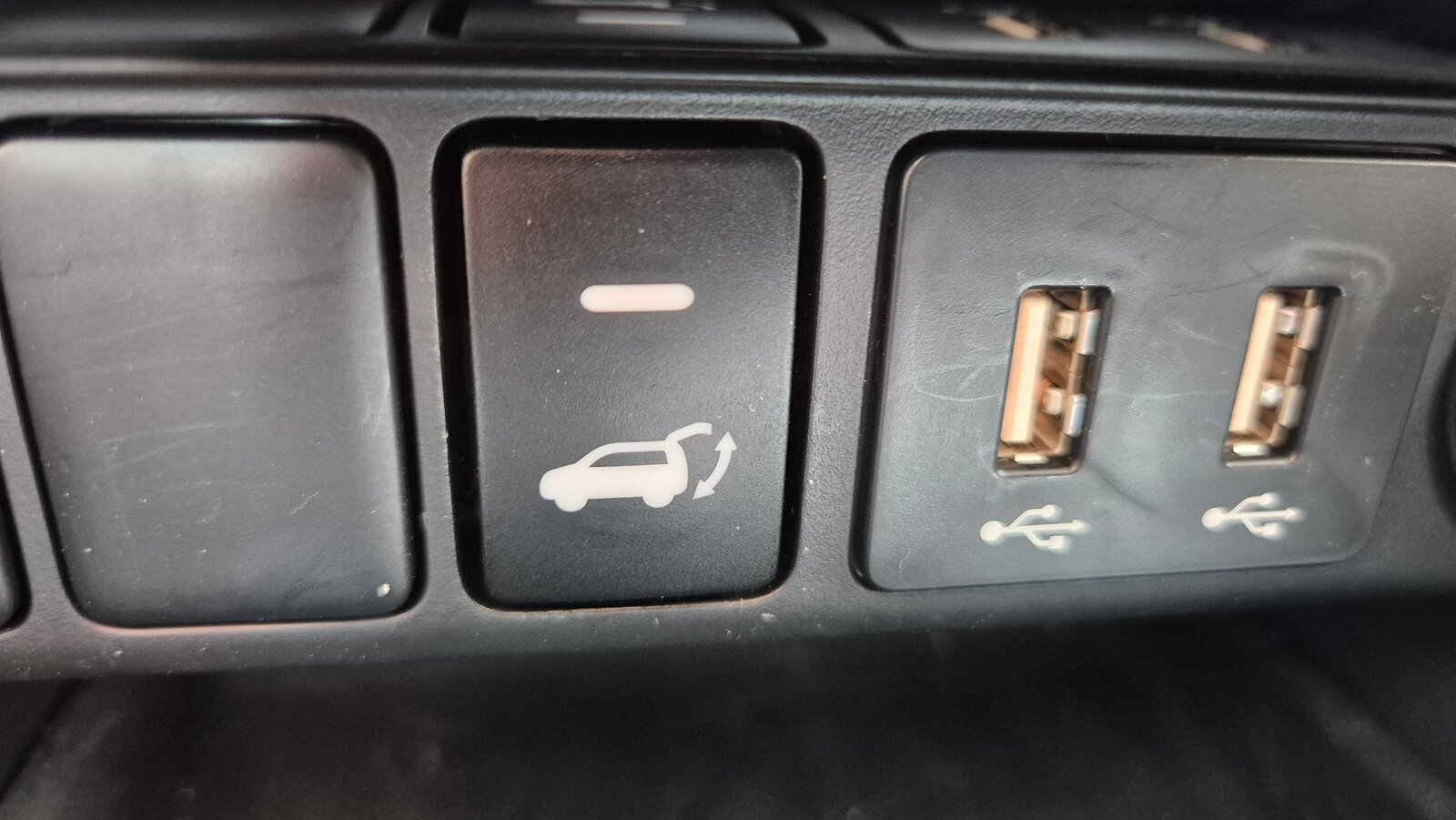 MITSUBISHI Eclip.Cross PHEV mit el. Heckklappe, Plug-in-Hybrid Petrol/Electric, Second hand / Used, Automatic - 6