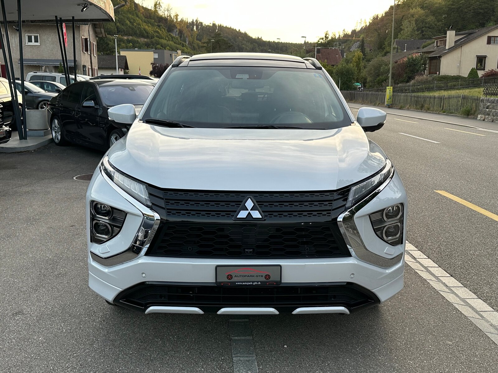 MITSUBISHI Eclipse Cross 2.4 PHEV Diamond 4WD, Plug-in-Hybrid Benzin/Elektro, Occasion / Gebraucht, Automatik - 3