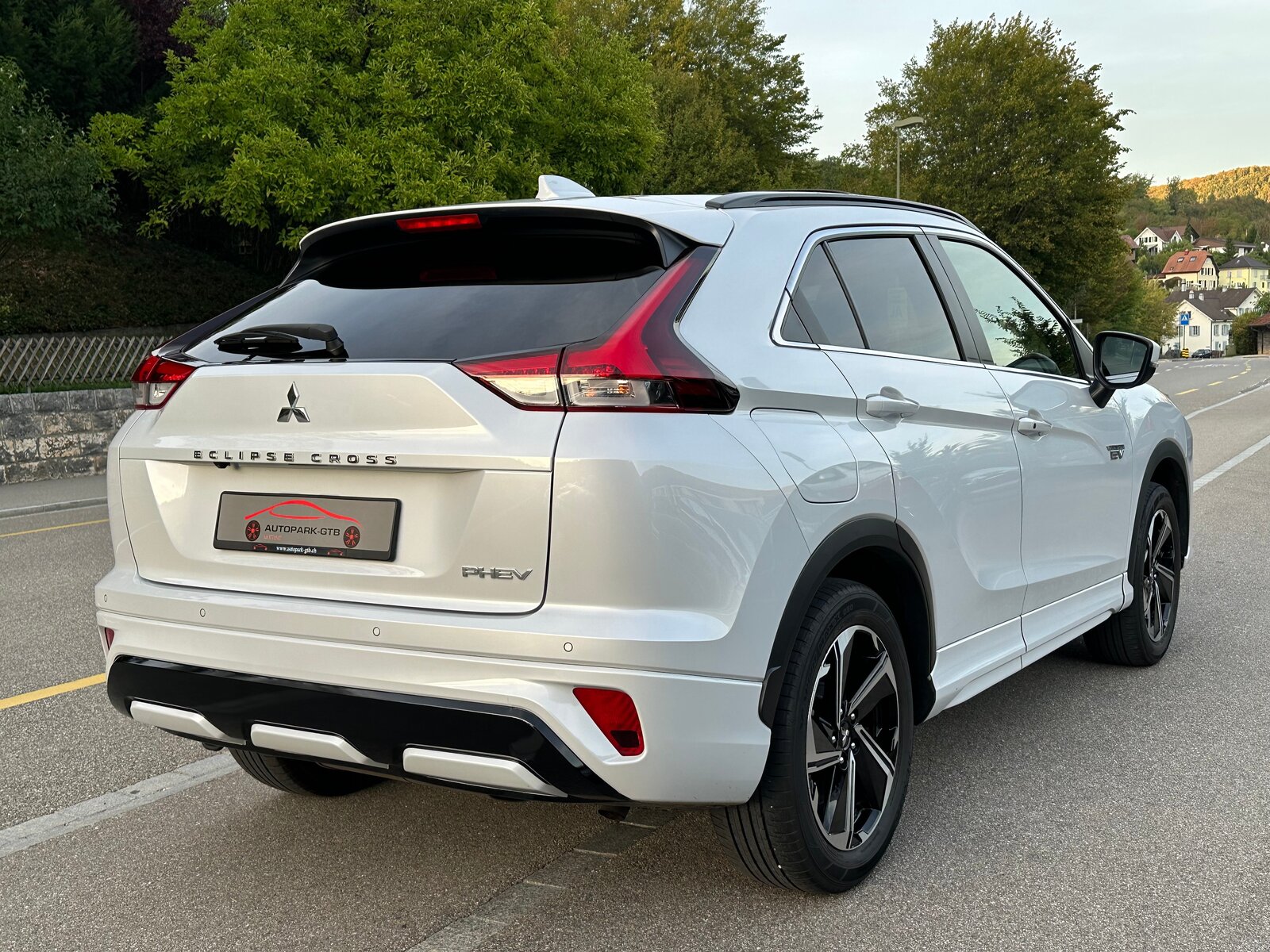 MITSUBISHI Eclipse Cross 2.4 PHEV Diamond 4WD, Plug-in-Hybrid Benzin/Elektro, Occasion / Gebraucht, Automatik - 6