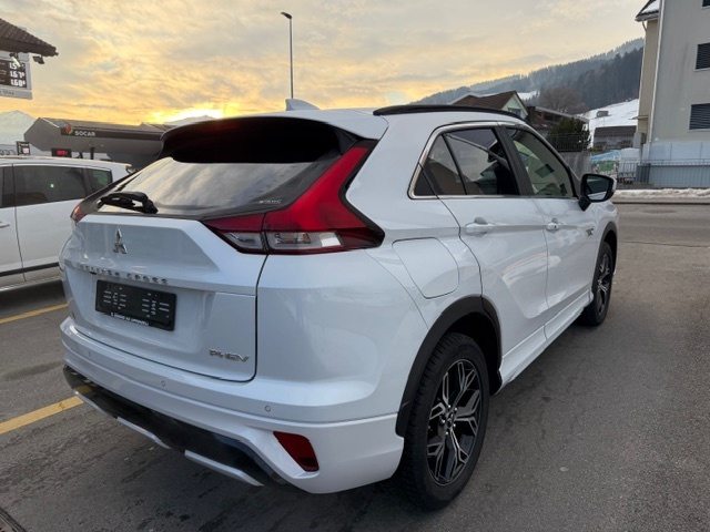 MITSUBISHI ECLIPSE CROSS 2.4 PHEV Instyle 4x4, Plug-in-Hybrid Benzin/Elektro, Occasion / Gebraucht, Automatik - 4