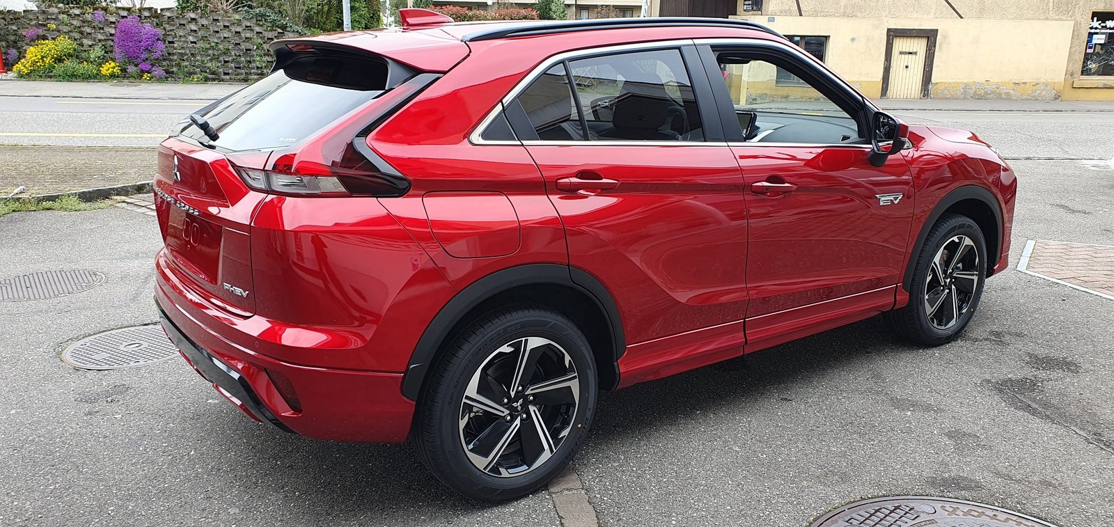 MITSUBISHI EclipseCross PHEV SwissLine 4x4 Automat, Plug-in-Hybrid Benzin/Elektro, Occasion / Gebraucht, Automatik - 3