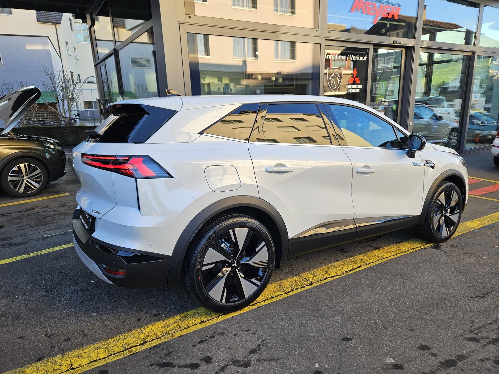 MITSUBISHI Grandis 1.8 HEV Instyle, Hybride Intégral Essence/Électricité, Voiture nouvelle, Automatique - 4