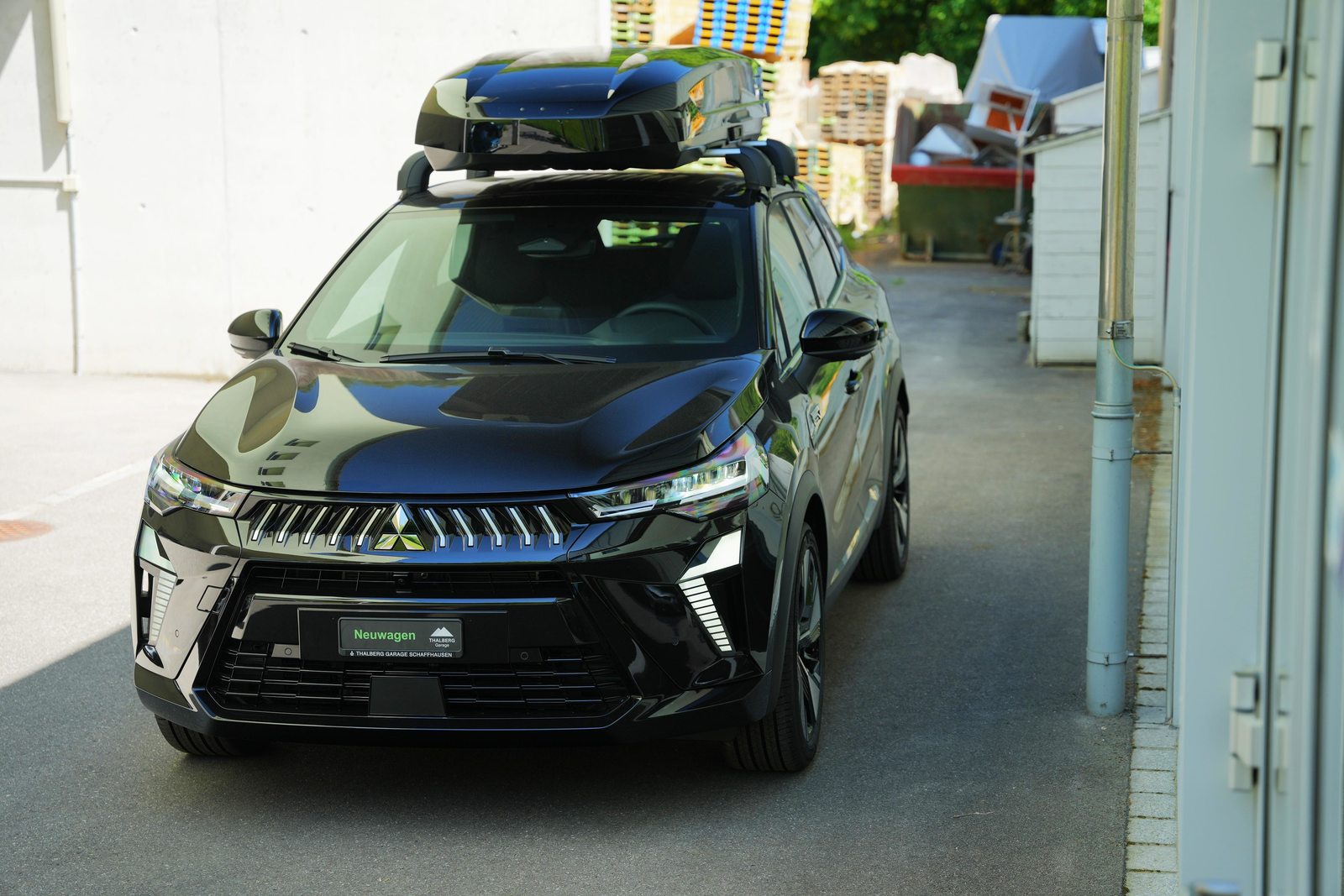 MITSUBISHI Grandis 1.8 HEV Intense, Full-Hybrid Petrol/Electric, New car, Automatic - 2