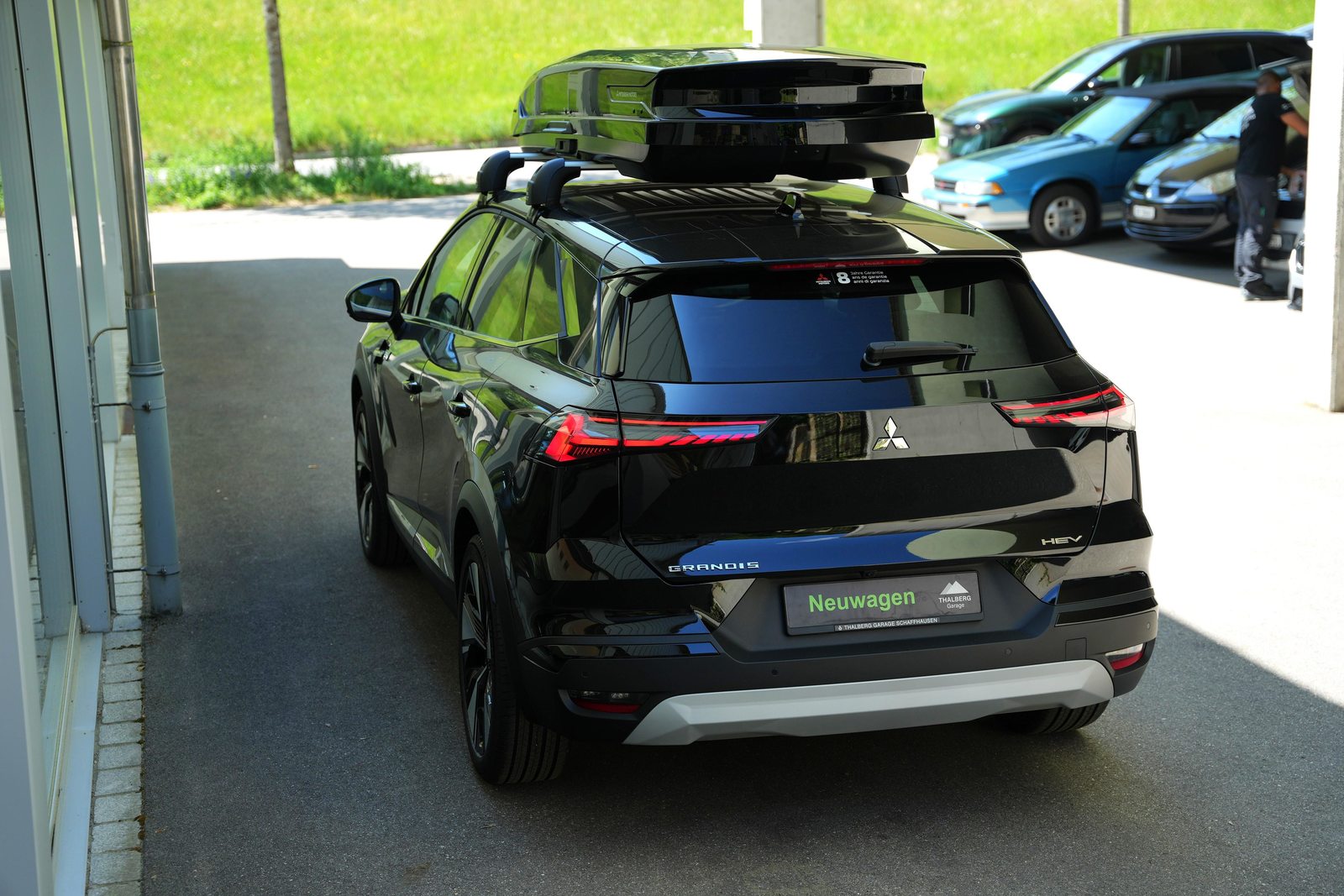 MITSUBISHI Grandis 1.8 HEV Intense, Full-Hybrid Petrol/Electric, New car, Automatic - 5
