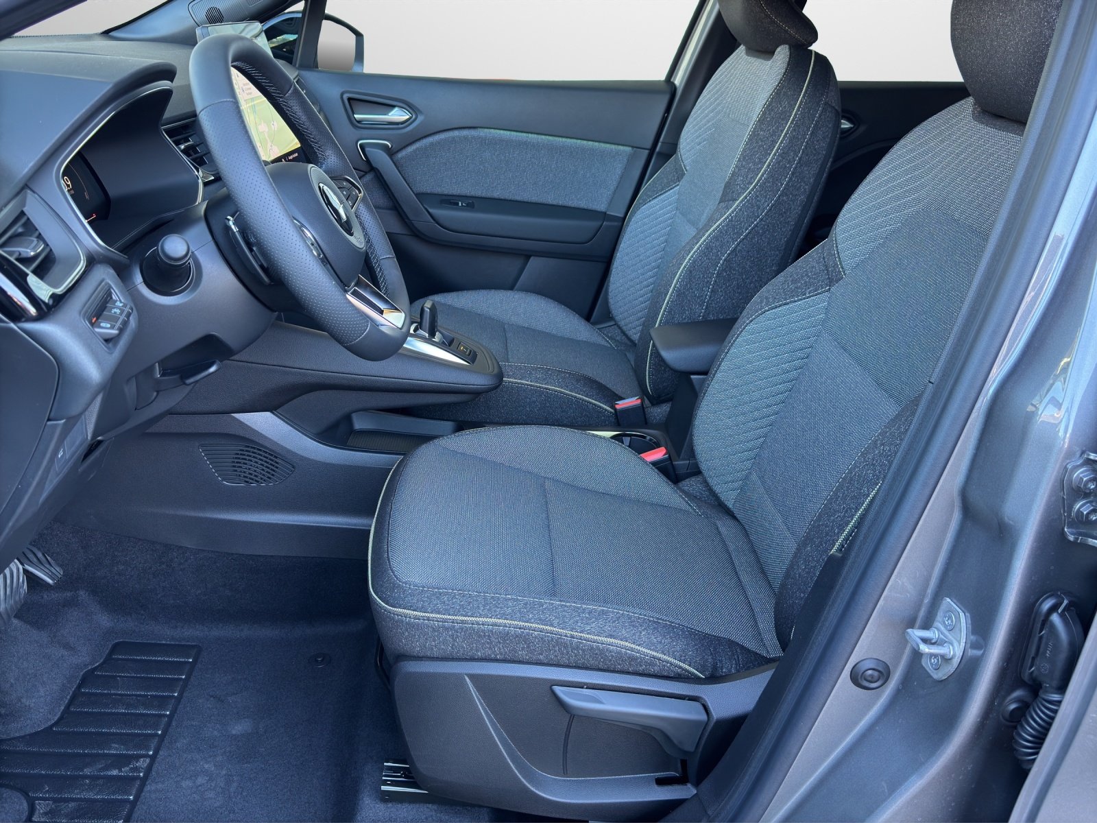 MITSUBISHI Grandis 1.3 MH Intense, Mild-Hybrid Petrol/Electric, Ex-demonstrator, Automatic - 7