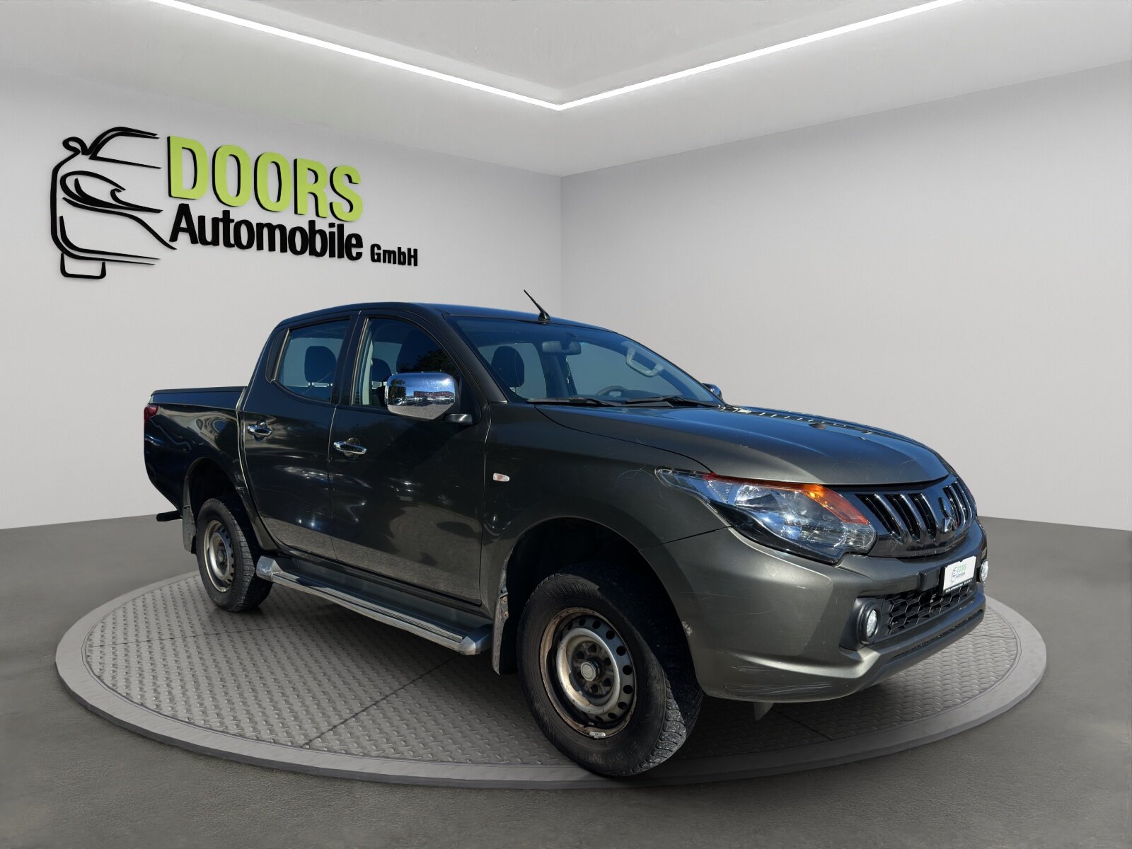 MITSUBISHI L 200 2.4 Value Double Cab